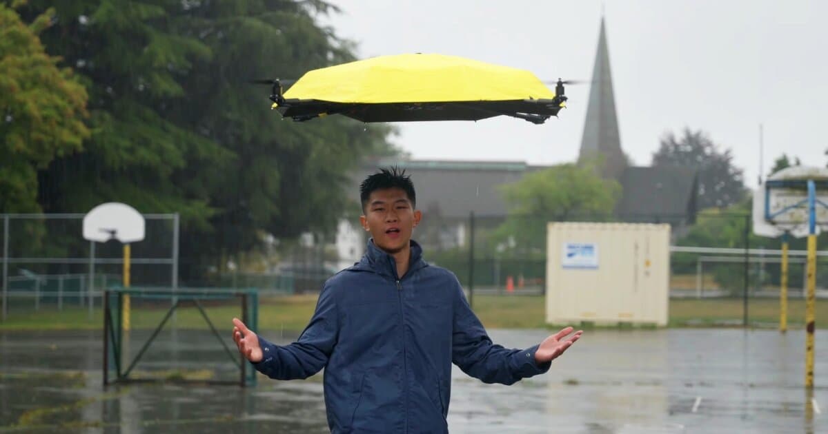 Autonomous flying umbrella tracks users in real time